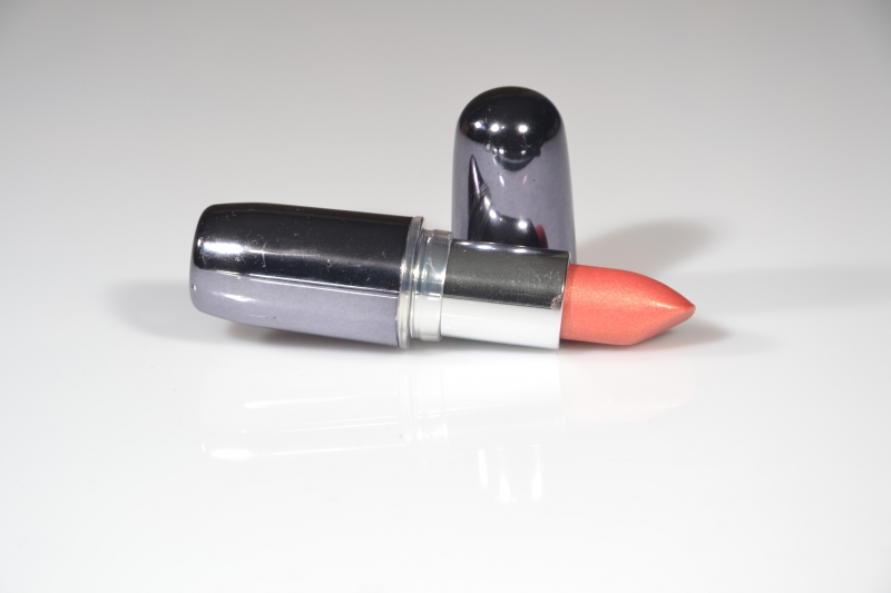 esthetique-VIDAUBAN-min_lipstick-273109